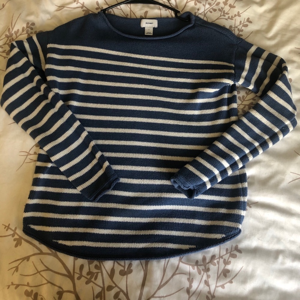 Blue and white stripe old navy sweater